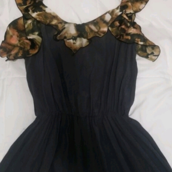 😎Miss milne romper😎 - Picture 2 of 4